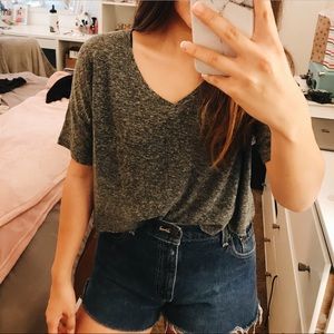Old Navy Cropped V-neck tee